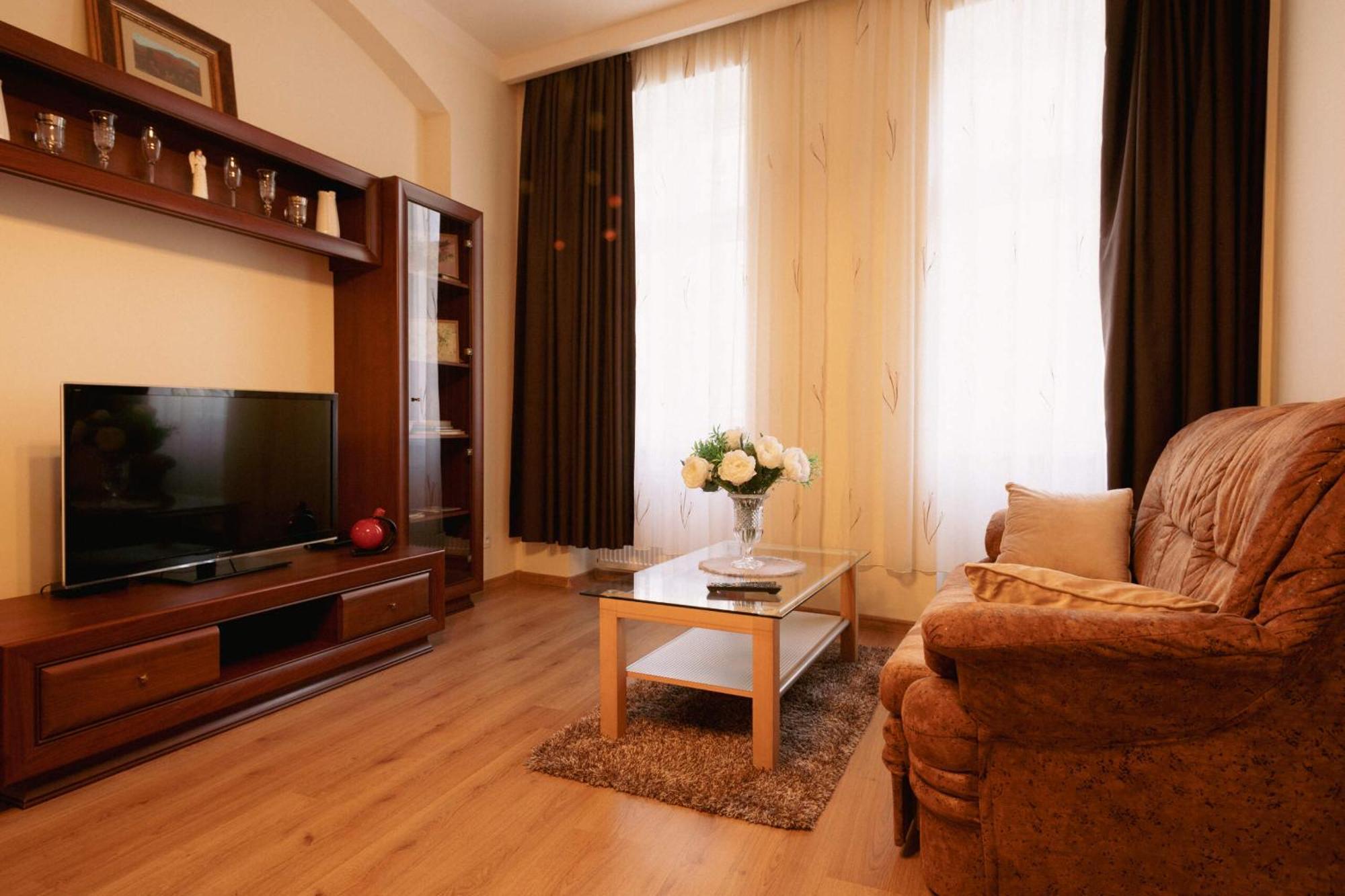 Apartmany U Tri Jehnatek Karlovy Vary Dış mekan fotoğraf